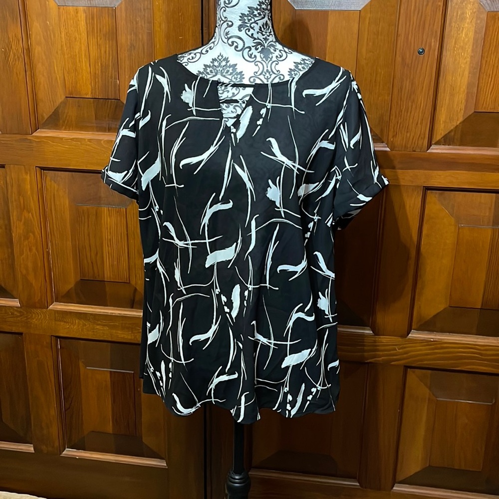 Apt 9 Black and White Blouse Size 1x